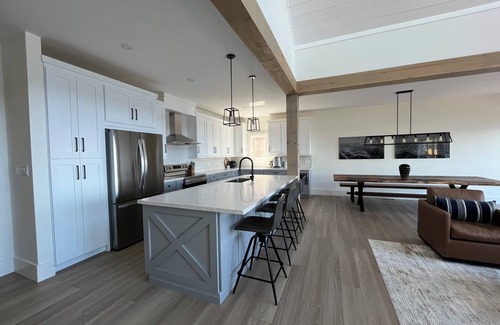 Carden Cottage | House on Lake Darymple