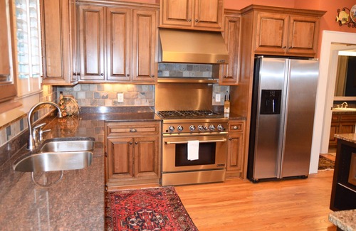 Groveoak House | House on Lake Guntersville Main Channel - Near Waterfront Grocery