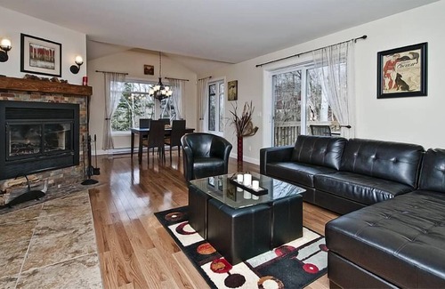 Lac Beauport House | House on the heights of Lac-Beauport on Mont Tourbillon
