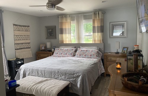 Cedar Lake House | House on the hill-beautiful Lake views. SHARED pier: fish and swim