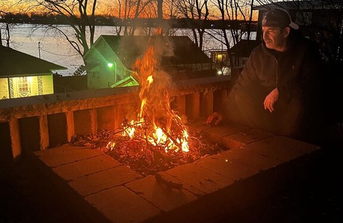 Cedar Lake House | House on the hill-beautiful Lake views. SHARED pier: fish and swim