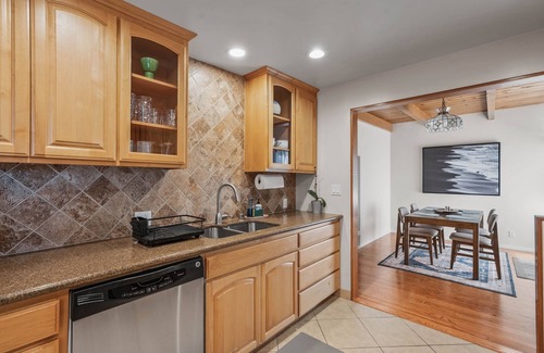 Bay Park House | House on the Hill - charming house with beautiful views