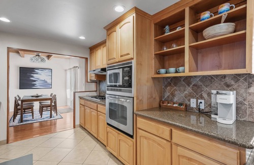 Bay Park House | House on the Hill - charming house with beautiful views