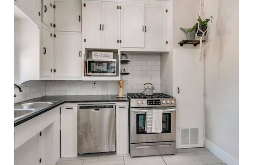Edmond House | House on The Hill in the Heart of Edmond