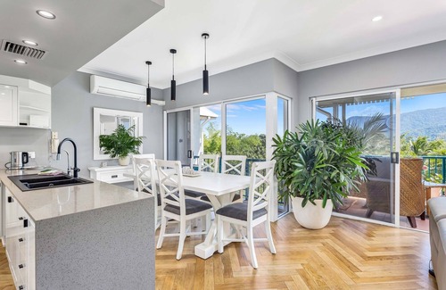 Mooroobool Apartment | House on the Hill Resort Cairns - Mountain Views
