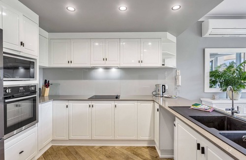 Mooroobool Apartment | House on the Hill Resort Cairns - Mountain Views