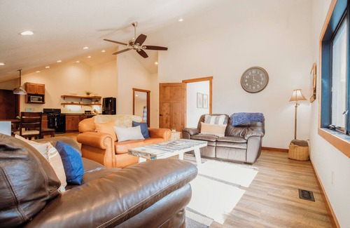 Hill City Apartment | House on the Hill – Your Perfect Getaway in Hill City, South Dakota
