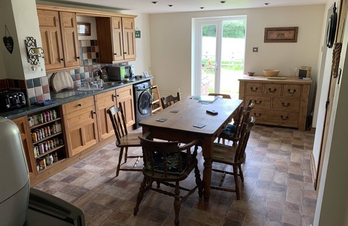 Overton-on-dee House | House perfect for exploring North Wales