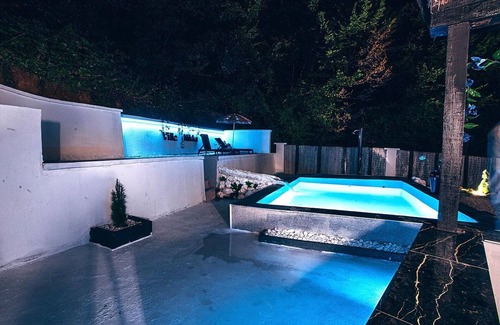 East Sarajevo Villa | House Pool Jacuzzi - Villa with Swimming Pool