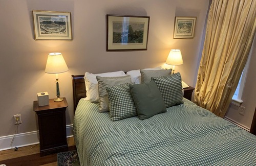 Flanders House | HOUSE ,POOL , NEARBY BEACHES , GOLFING, WINE TASTING , SHOPPING ,FINE DINING,