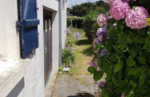 Penvins House | House sea view, feet in the water and the beach