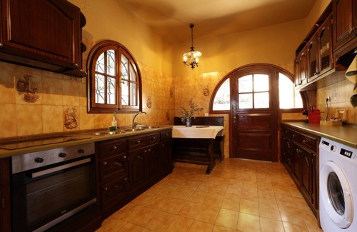 Dafnata House | House Sea View with Communal Pool