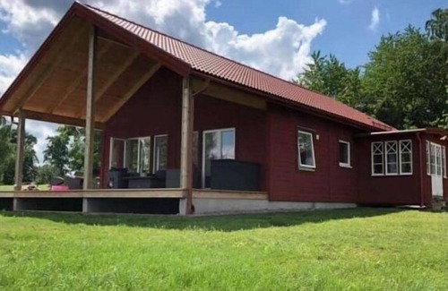 Tviklippan House | House Sjötorp Comfortable holiday residence