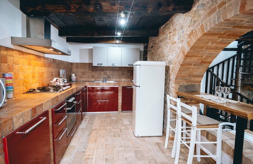 Amandola House | House - The Jewel - with Jacuzzi and Sauna