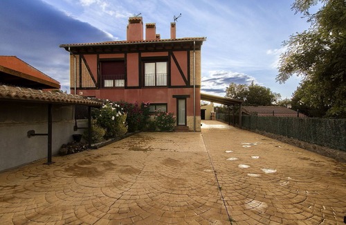 Revenga Cottage | House to enjoy with family and friends just 8 minutes from downtown Segovia.
