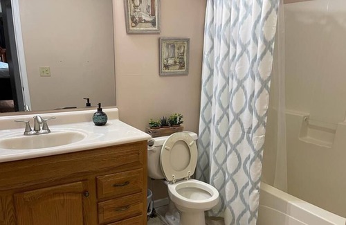 East Chicago House | House to rent / rest. 25 min away from chicago!