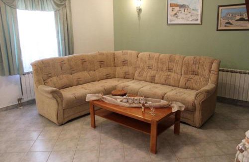 Dol House | House Toncica