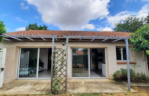 Gragnague House | House Toulouse 7 min from metro Gîte de France 3 * 6 persons covered terrace