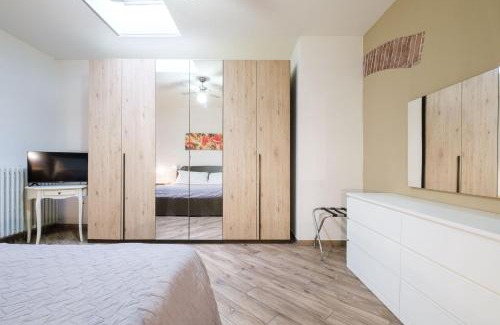 L'antico Ghetto Ebraico Apartment | House Under the Tower by Studio Vita