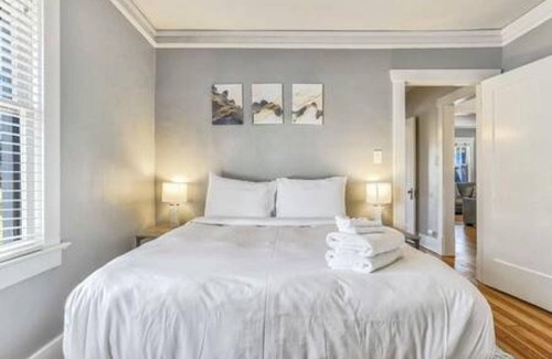 Old North End House | House ∙ 3 bedrooms ∙ 7 guests
