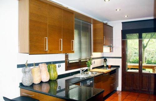 Lasarte-Oria Cottage | House/Villa - Lasarte-Oria TO EIGHT MINUTES OF SAN SEBASTIANCasa con jardín