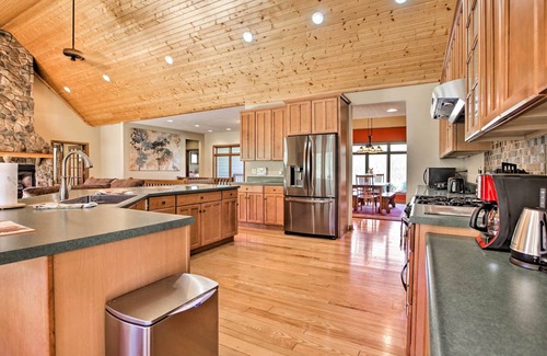 Snowshoe House | House w/Deck, Fire Pit - 15 Mins to Snowshoe!