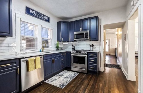 West Plaza House | House w/Excellent Locale. Beautifully remodeled!