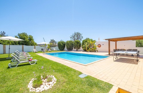 Almancil Villa | House w/heatable pool & BBQ