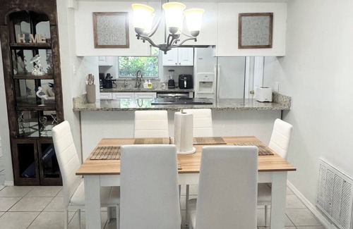 Mill Run House | House w Pool, Close to the Parks
