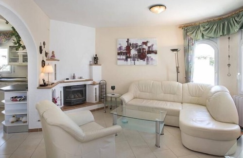 Empuriabrava House | House with 3 bedrooms and pool overlooking the lake