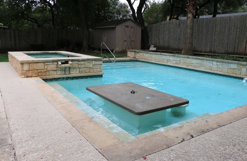 Brushy Creek House | House with 3 bed room, 3 TVs and 2 full bath. Access to pool is complimentary.