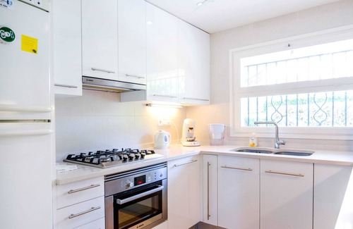 Torroella de Montgri House | House with air-conditioning, private garden and shared swimming pool