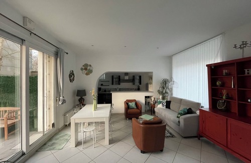 Sud Loire House | House with castle view