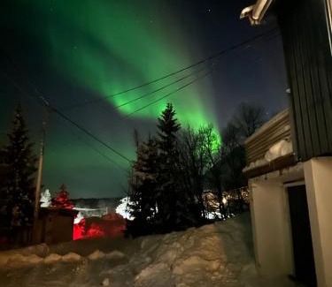 Tromso House | House with charm, valley with lots of northern lights, Breivikeidet