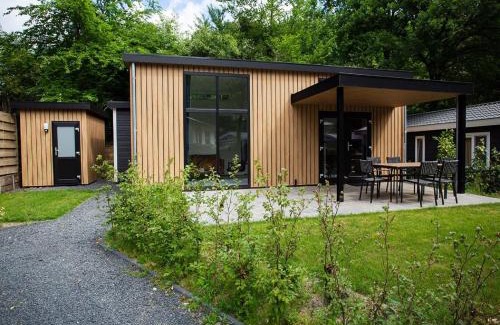 Municipality of Rhenen Ski Chalet | House with dishwasher, in nature reserve