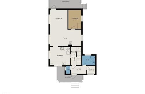 Lyngseidet House | House with garage in central Lyngen