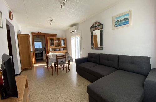 L'Escala Villa | House with garden, barbecue and air conditioning