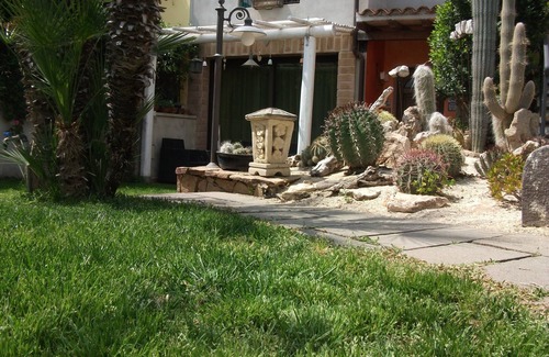 Orosei Apartment | HOUSE WITH GARDEN IN VERY QUIET AREA