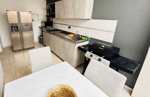 El Poblado House | house with jacuzzi near lleras park