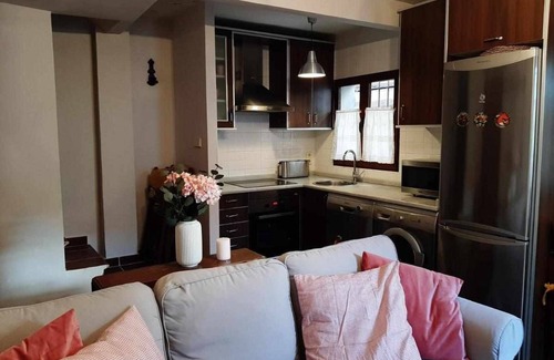 Piedralaves House | House with patio and fireplace in Piedralaves