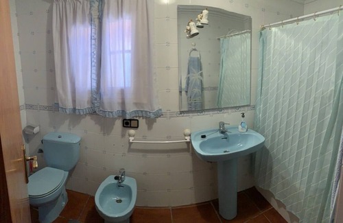 Los Arenales del Sol Ski Chalet | House with pool 7 km from the beach