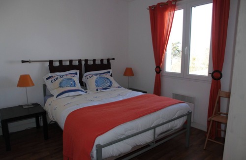Port-des-Barques House | House with private Jacuzzi and heated pool in the residence