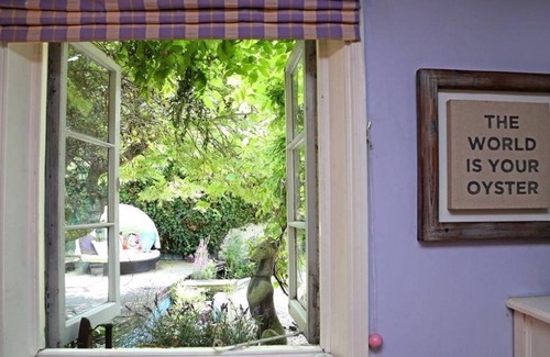 Cheltenham House | HOUSE WITH PRIVATE GARDEN AND PETS ALLOWED . Monthly bookings at £2500 pcm