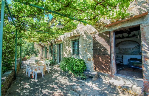 Buti House | House with private pool and stunning panoramic views 20km from Pisa, Lucca, sea