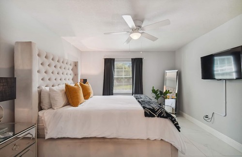 Town N County Park House | House with Private Pool & Backyard Oasis- 8 min to Airport & 15 min to Downtown