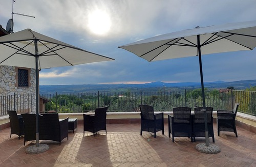 Montecchio House | House with swimming pool and panoramic view surrounded by olive trees
