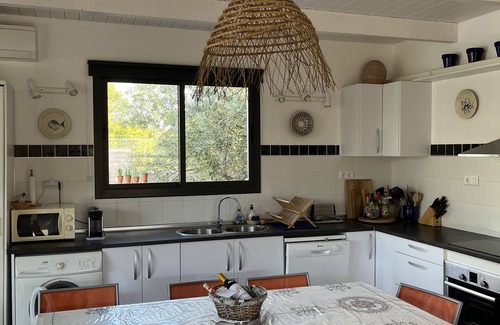 L'Ampolla House | House with swimming pool on fully enclosed grounds