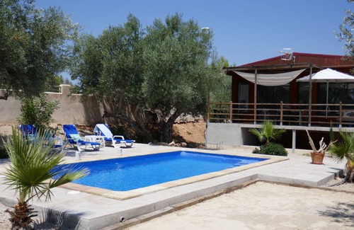 L'Ampolla House | House with swimming pool on fully enclosed grounds