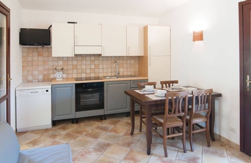 Chia House | House Zaffiro, 6 sleeps, air c., 800 meters from Su Giudeu beach and Golf