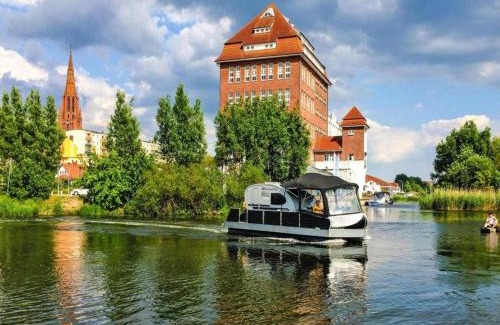 Demmin Boat Rental | Houseboat on the Peene in Demmin